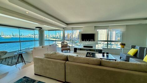 Seasonal rental facing the sea with 3 suites in Balneário Camboriú