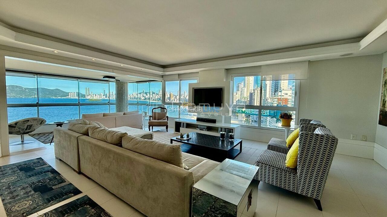Apartment for vacation rental in Balneário Camboriú (Centro)