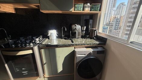 Seasonal rental on the seafront, 2 bedrooms, including 1 suite, downtown