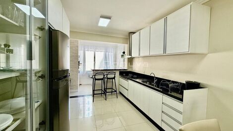 Seasonal rental of a 3-bedroom beachfront building in Balneario Camboriu