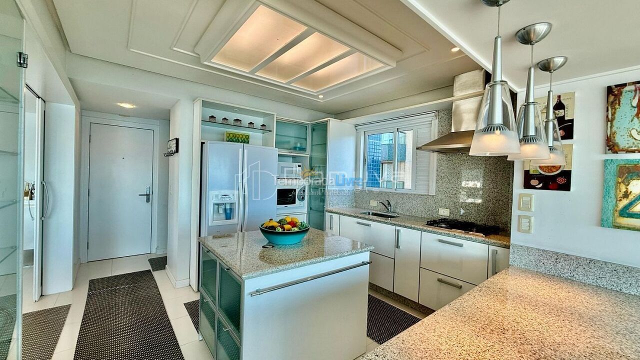 Apartment for vacation rental in Balneário Camboriú (Centro)
