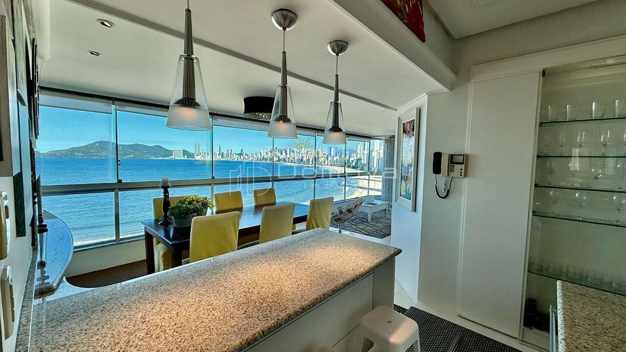 Apartment for vacation rental in Balneário Camboriú (Centro)