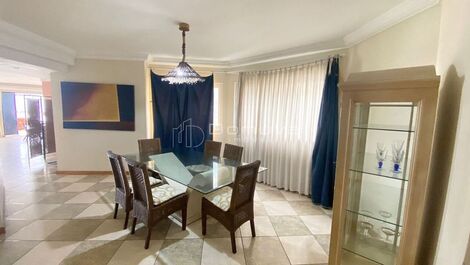 Seasonal rental facing the sea with 4 suites in Balneário Camboriú