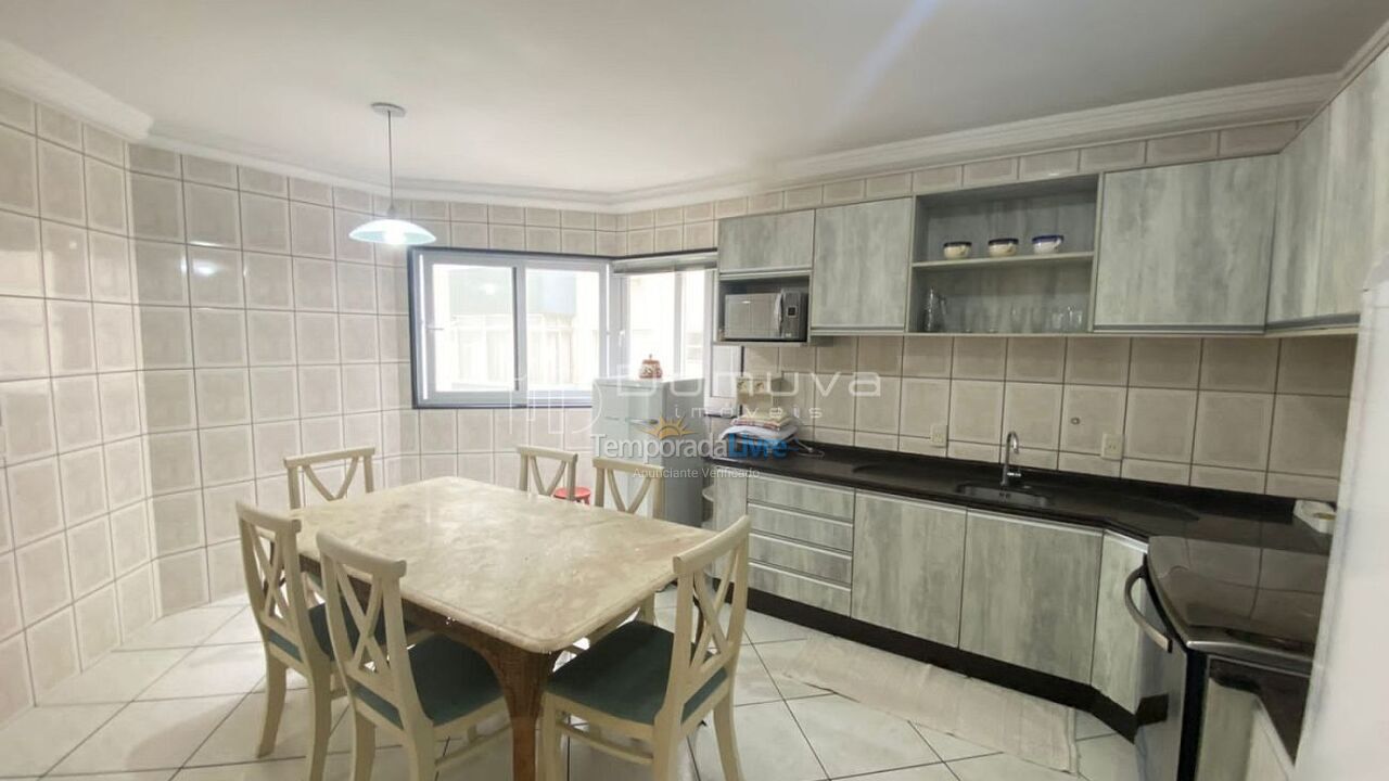 Apartment for vacation rental in Balneário Camboriú (Centro)