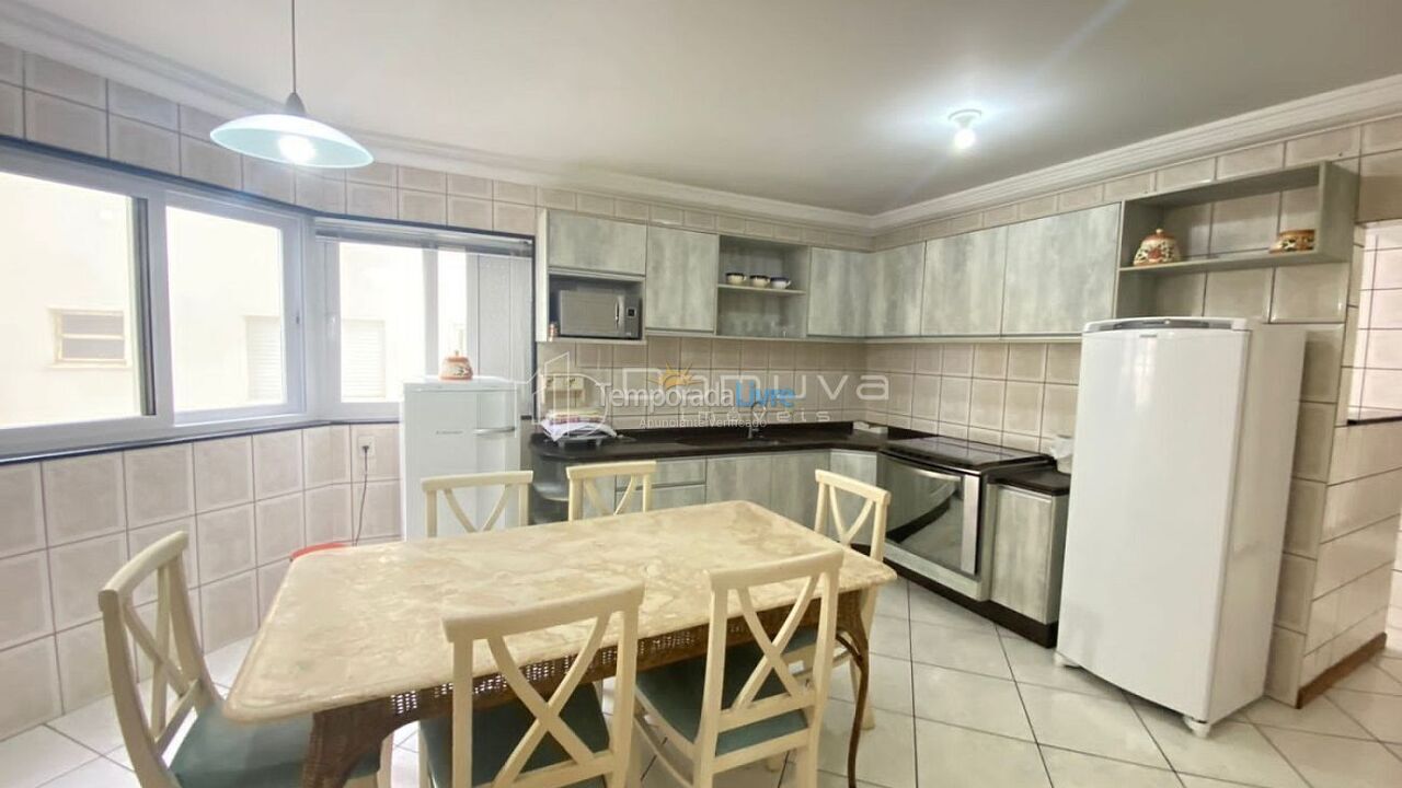 Apartment for vacation rental in Balneário Camboriú (Centro)