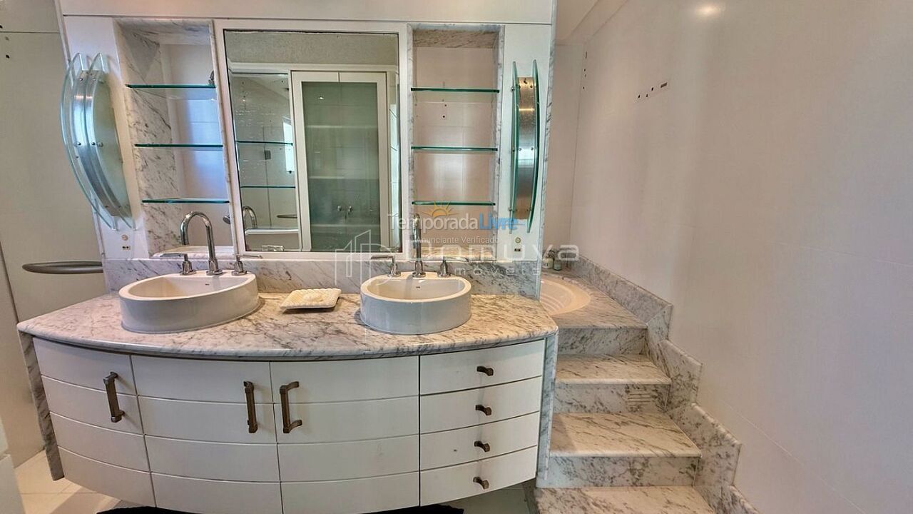 Apartment for vacation rental in Balneário Camboriú (Centro)
