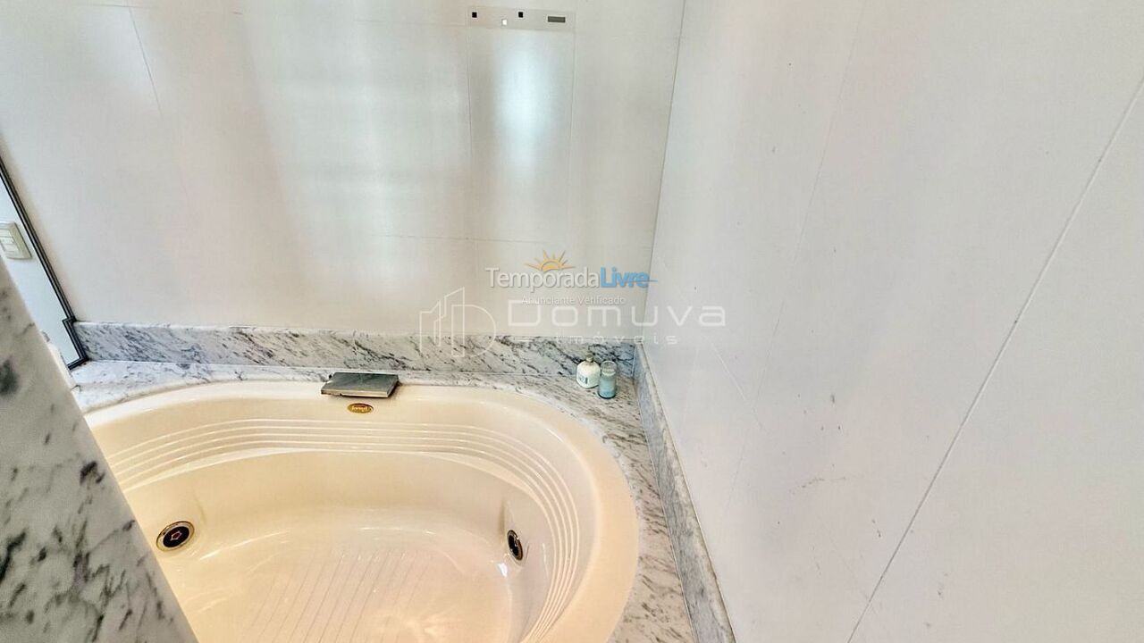 Apartment for vacation rental in Balneário Camboriú (Centro)