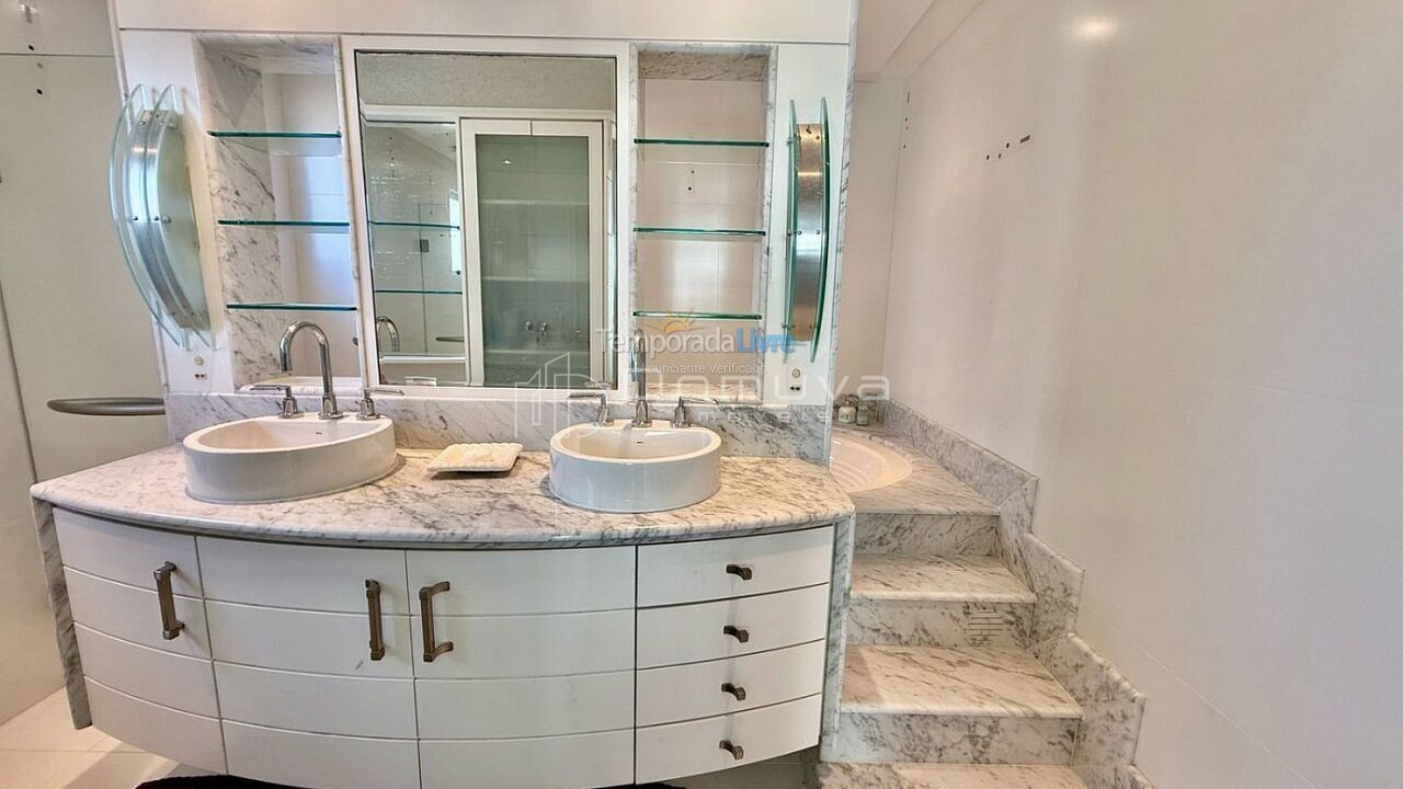 Apartment for vacation rental in Balneário Camboriú (Centro)