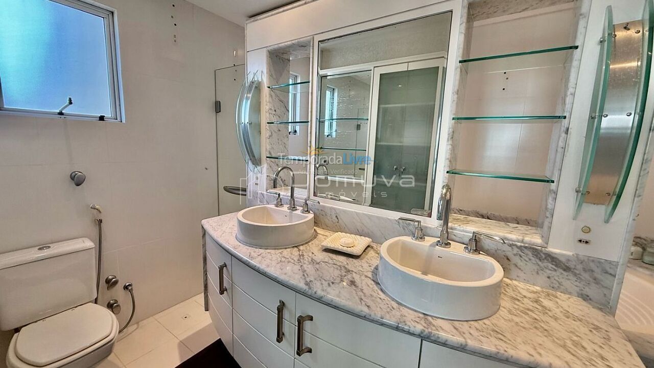Apartment for vacation rental in Balneário Camboriú (Centro)