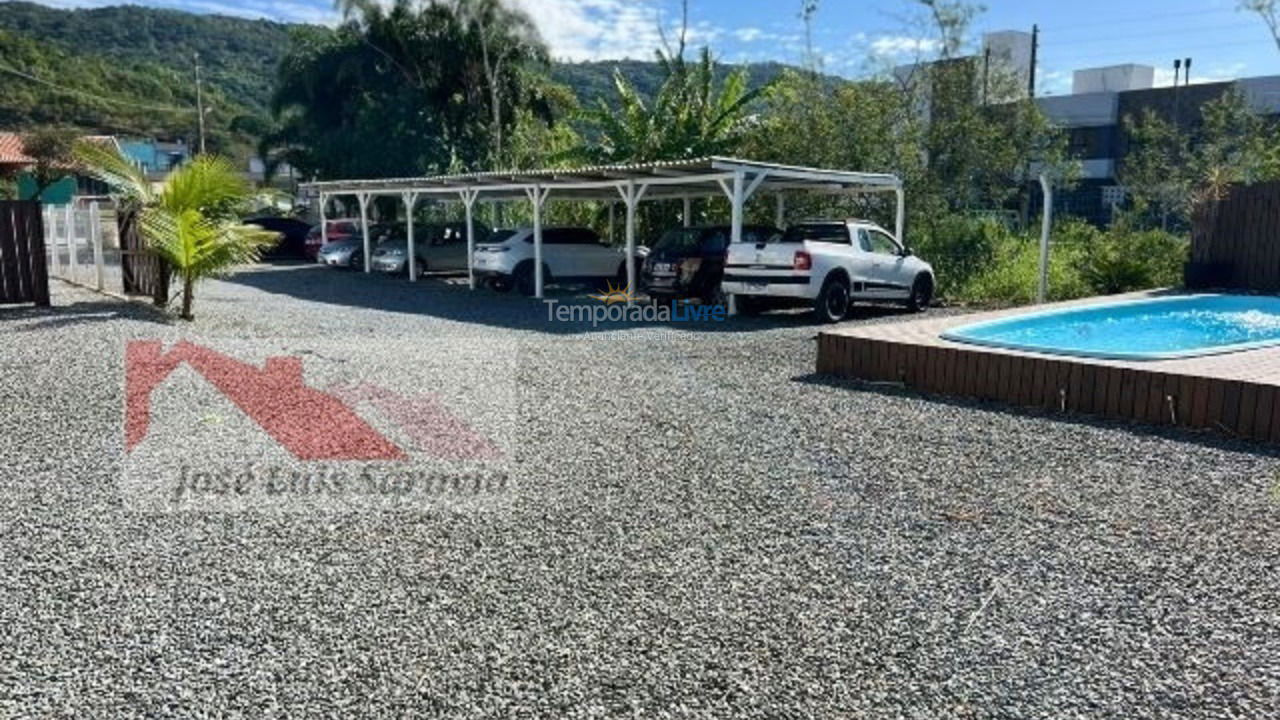 Apartamento para alquiler de vacaciones em Bombinhas (Praia de Bombas)