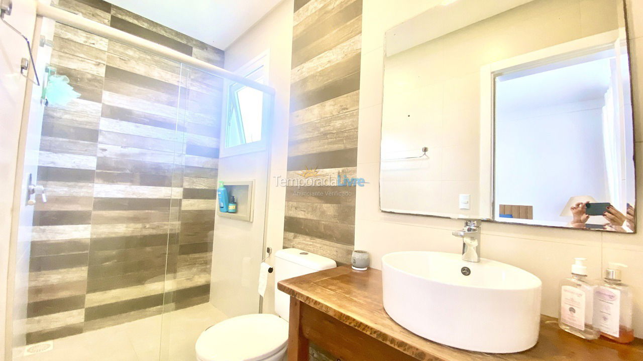 Casa para aluguel de temporada em Bombinhas (Canto Grande)