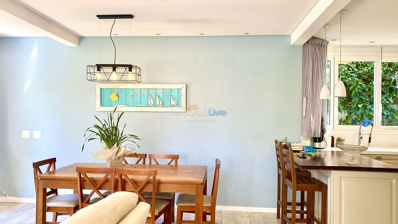 Casa para aluguel de temporada em Bombinhas (Canto Grande)