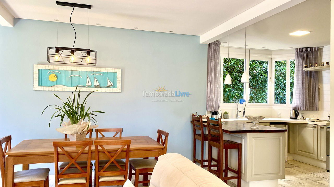 Casa para aluguel de temporada em Bombinhas (Canto Grande)