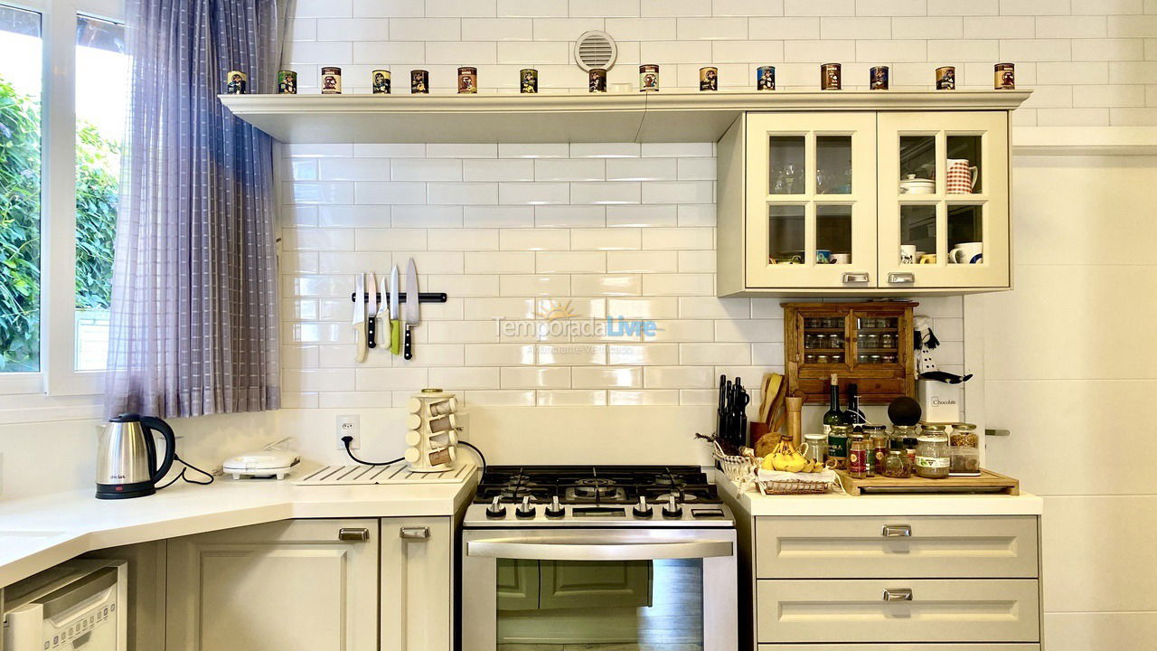 Casa para aluguel de temporada em Bombinhas (Canto Grande)