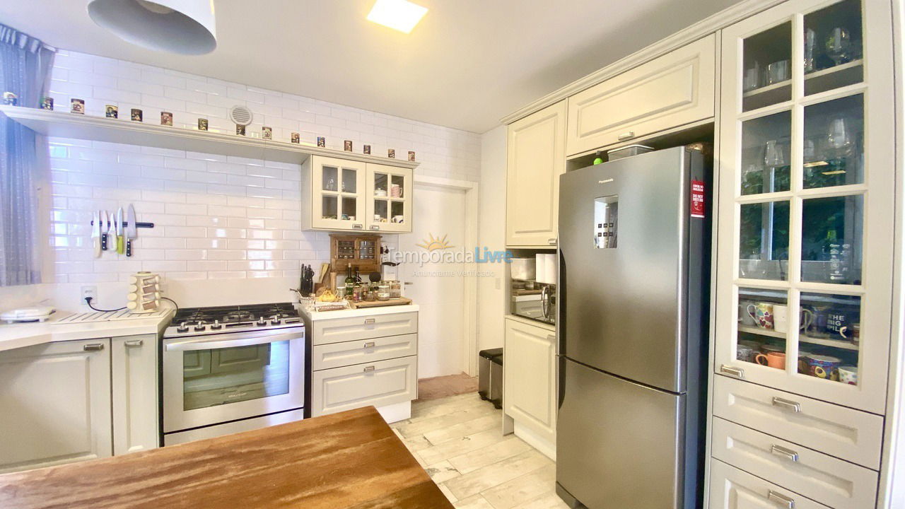 Casa para aluguel de temporada em Bombinhas (Canto Grande)