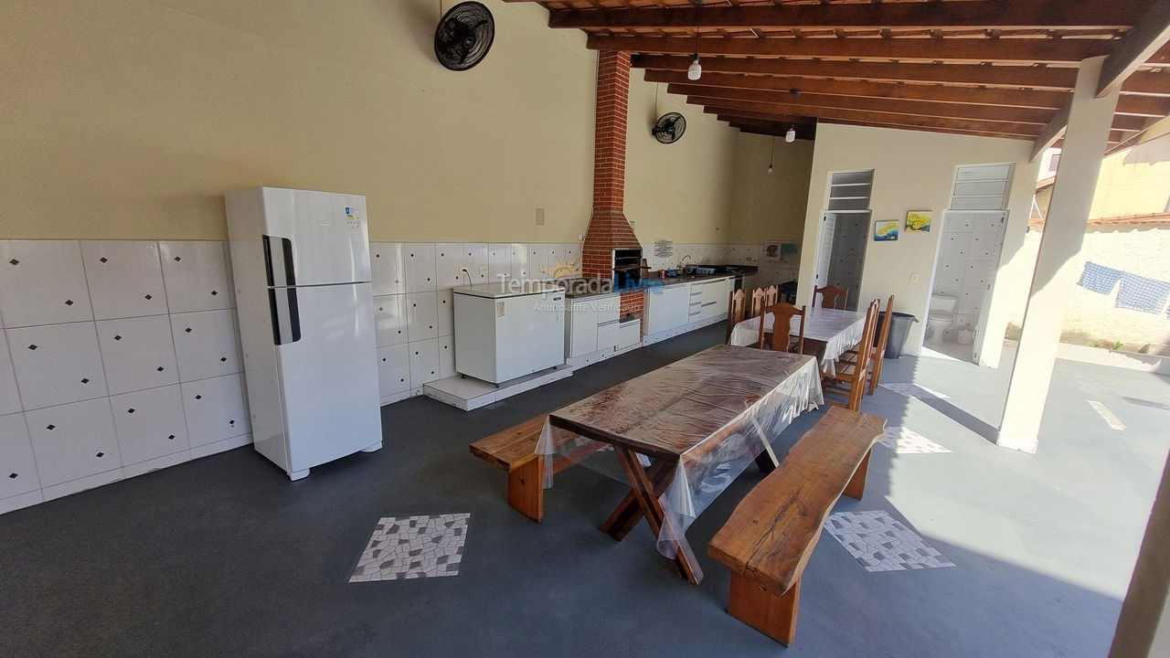 Casa para aluguel de temporada em Ubatuba (Praia Grande)