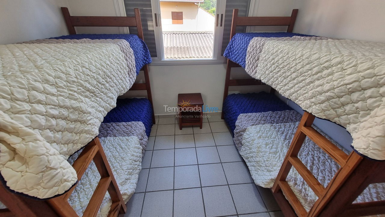 Casa para aluguel de temporada em Ubatuba (Praia Grande)