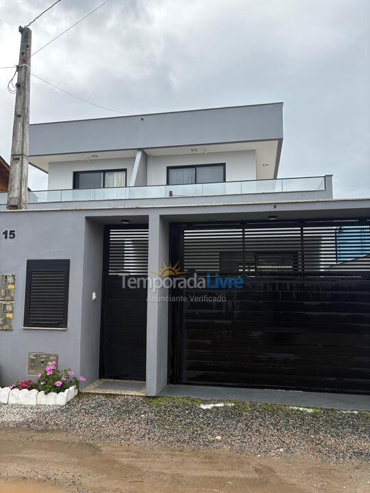 Casa para aluguel de temporada em Bombinhas (Canto Grande)