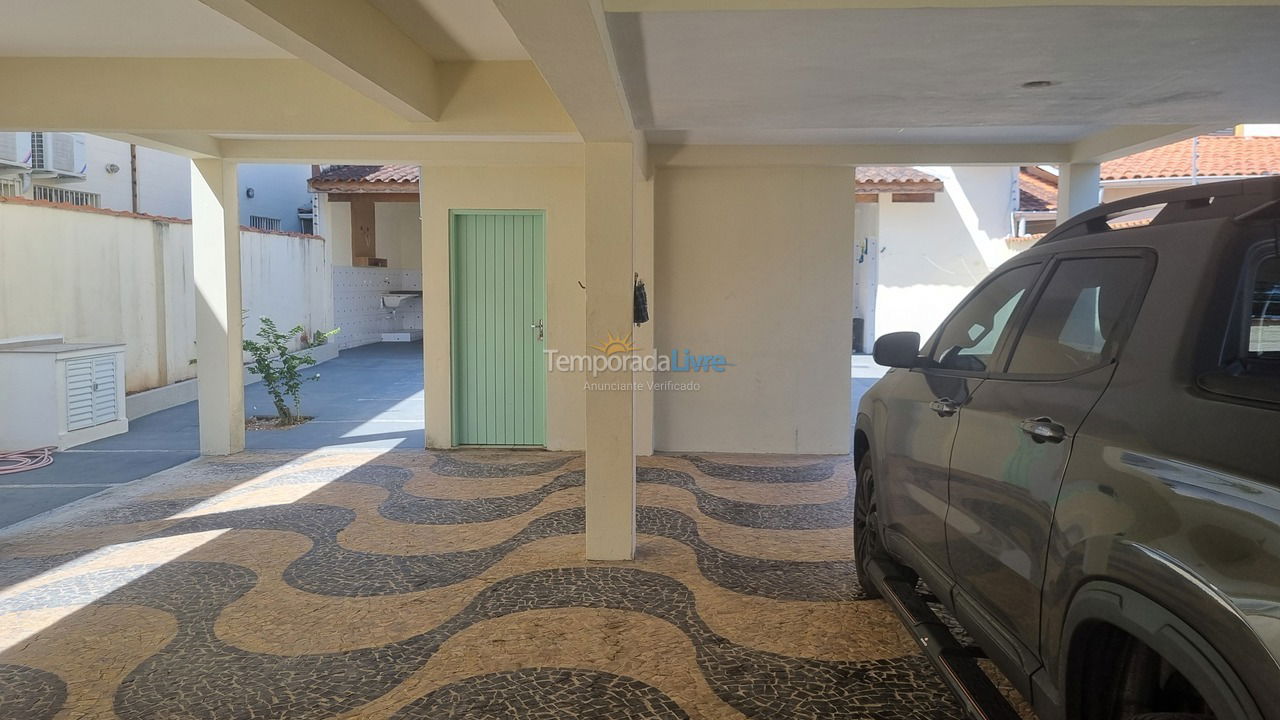 Casa para aluguel de temporada em Ubatuba (Praia Grande)