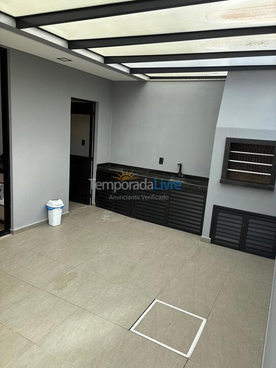 Casa para aluguel de temporada em Bombinhas (Canto Grande)