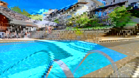 High standard house with swimming pool and views of the Beira Mar de Floripa
