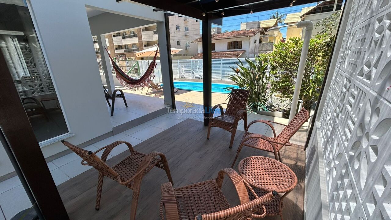 House for vacation rental in Bombinhas (Praia de Bombas)