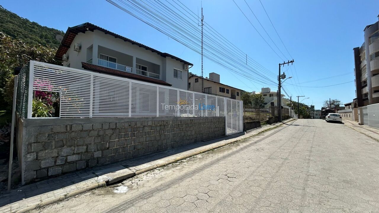 House for vacation rental in Bombinhas (Praia de Bombas)