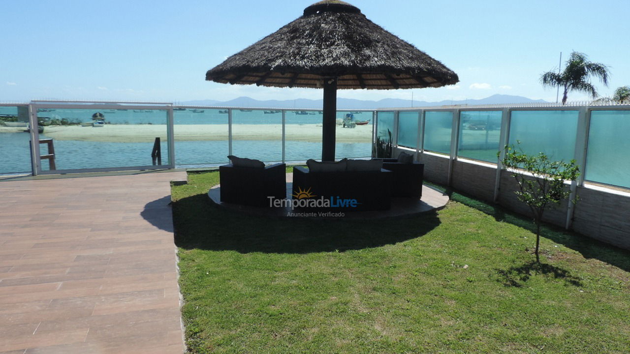 House for vacation rental in Florianópolis (Ponta das Canas)