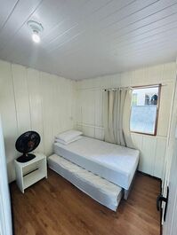 COMPLETE HOUSE WITH POOL IN BOMBAS