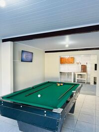 COMPLETE HOUSE WITH POOL IN BOMBAS