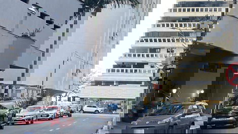 Apartamento há 160 metros da praia