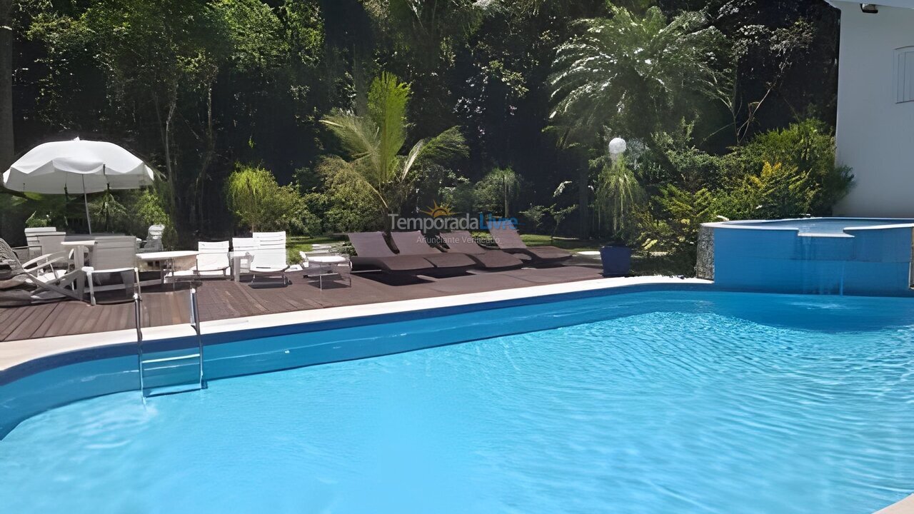 Granja para alquiler de vacaciones em Bertioga (Riviera de São Lourenço)