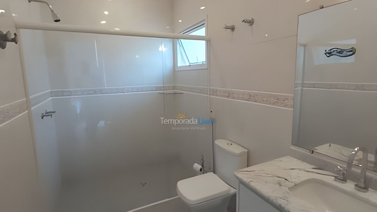 Granja para alquiler de vacaciones em Bertioga (Riviera de São Lourenço)