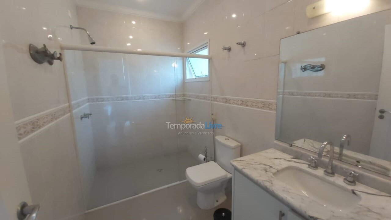 Granja para alquiler de vacaciones em Bertioga (Riviera de São Lourenço)