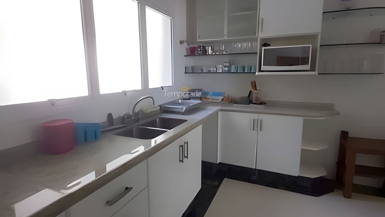 Granja para alquiler de vacaciones em Bertioga (Riviera de São Lourenço)