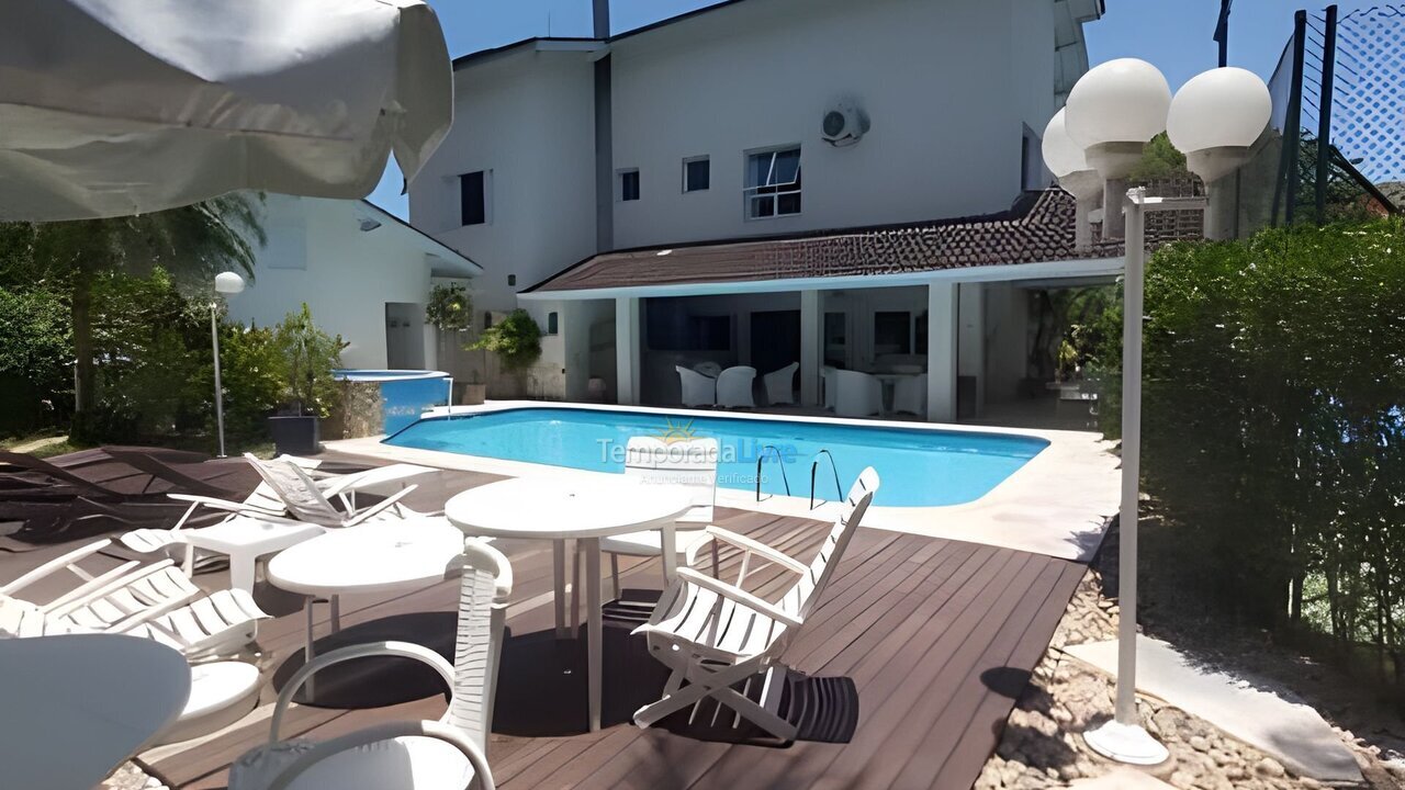 Granja para alquiler de vacaciones em Bertioga (Riviera de São Lourenço)