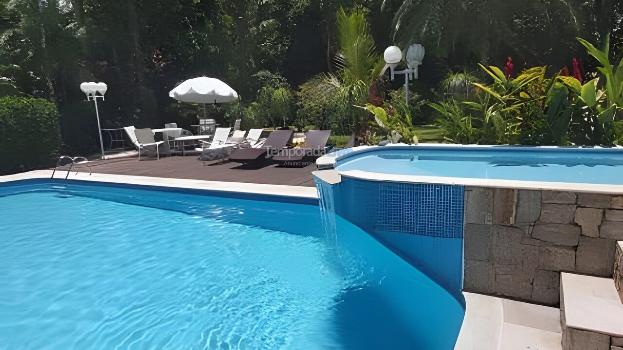 Granja para alquiler de vacaciones em Bertioga (Riviera de São Lourenço)
