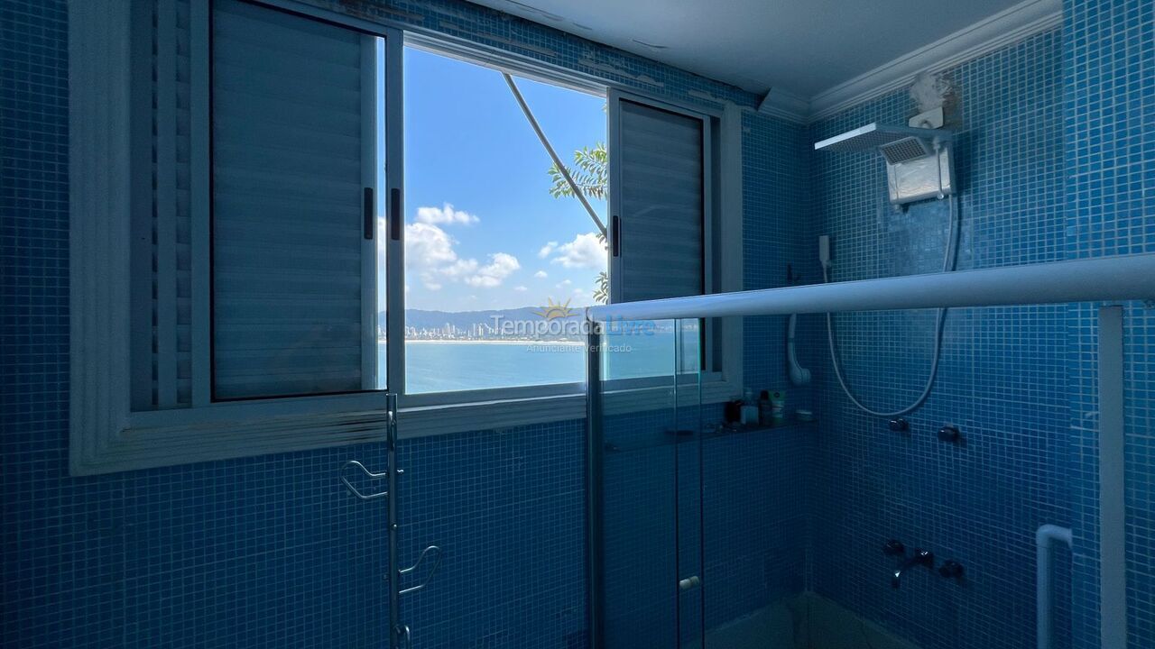Casa para aluguel de temporada em Guarujá (Enseada)