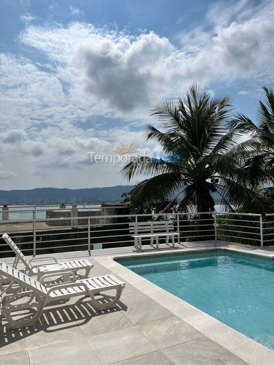 Casa para aluguel de temporada em Guarujá (Enseada)