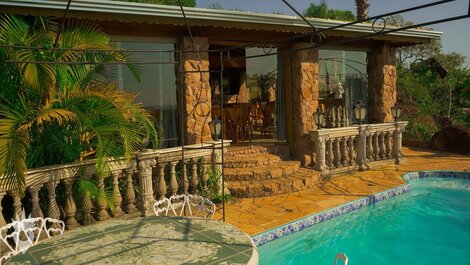 Casa con piscina y zona gourmet en Indaiatuba