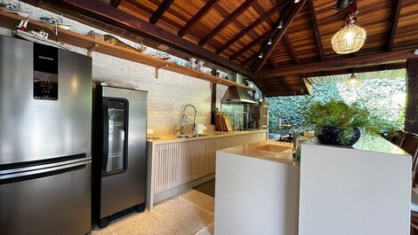 Baleia, 6 habitaciones, piscina, espacio gourmet, en urbanización cerrada