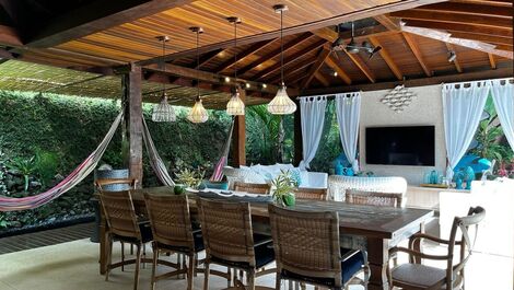 Baleia, 6 habitaciones, piscina, espacio gourmet, en urbanización cerrada