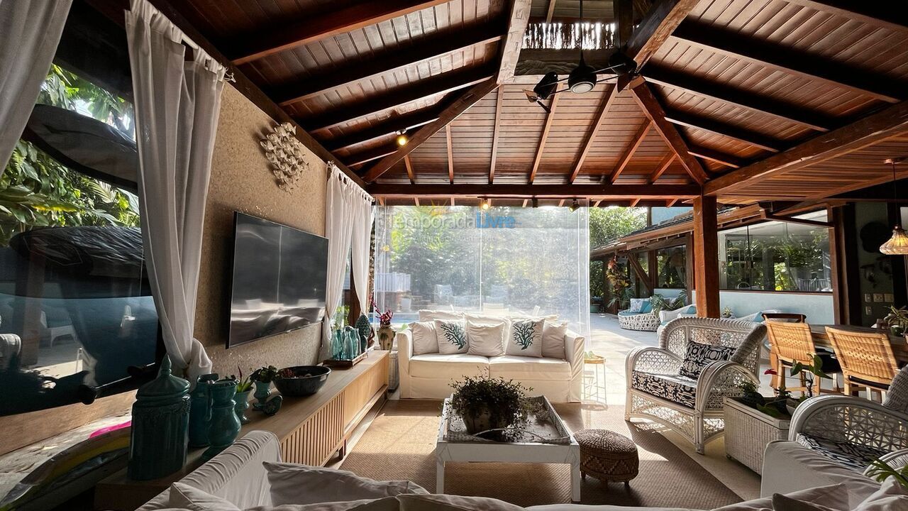Casa para alquiler de vacaciones em São Sebastião (Praia da Baleia)