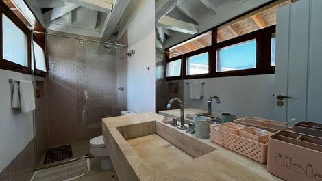 Baleia, 6 habitaciones, piscina, espacio gourmet, en urbanización cerrada