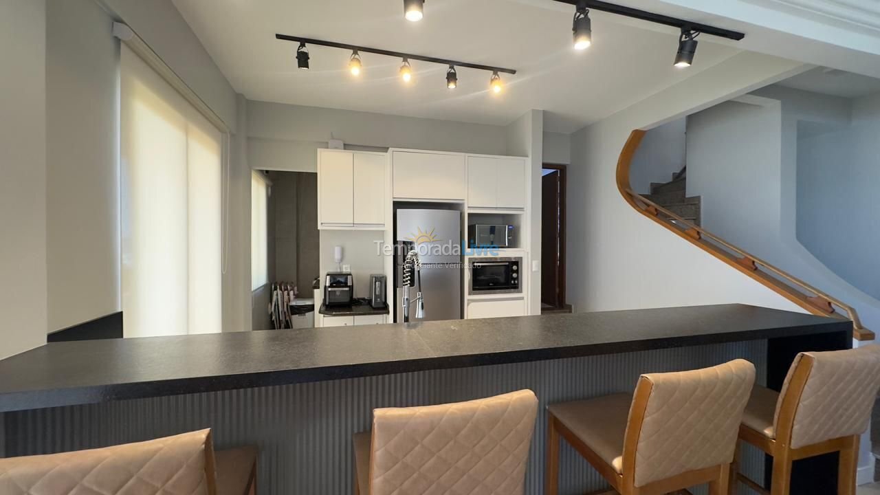 Apartamento para alquiler de vacaciones em Bombinhas (Praia de Bombas)
