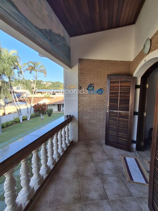 Casa para aluguel de temporada em Ubatuba (Praia das Toninhas)