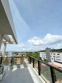 Precioso ático dúplex con vistas al mar en Mariscal, Bombinhas