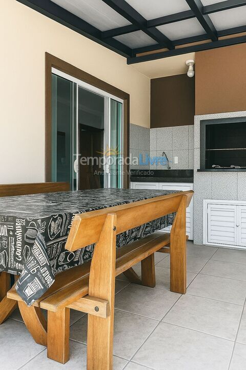 House for vacation rental in Bombinhas (Praia de Bombas)