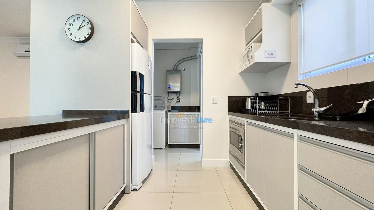 Apartamento para aluguel de temporada em Itapema (Meia Praia)