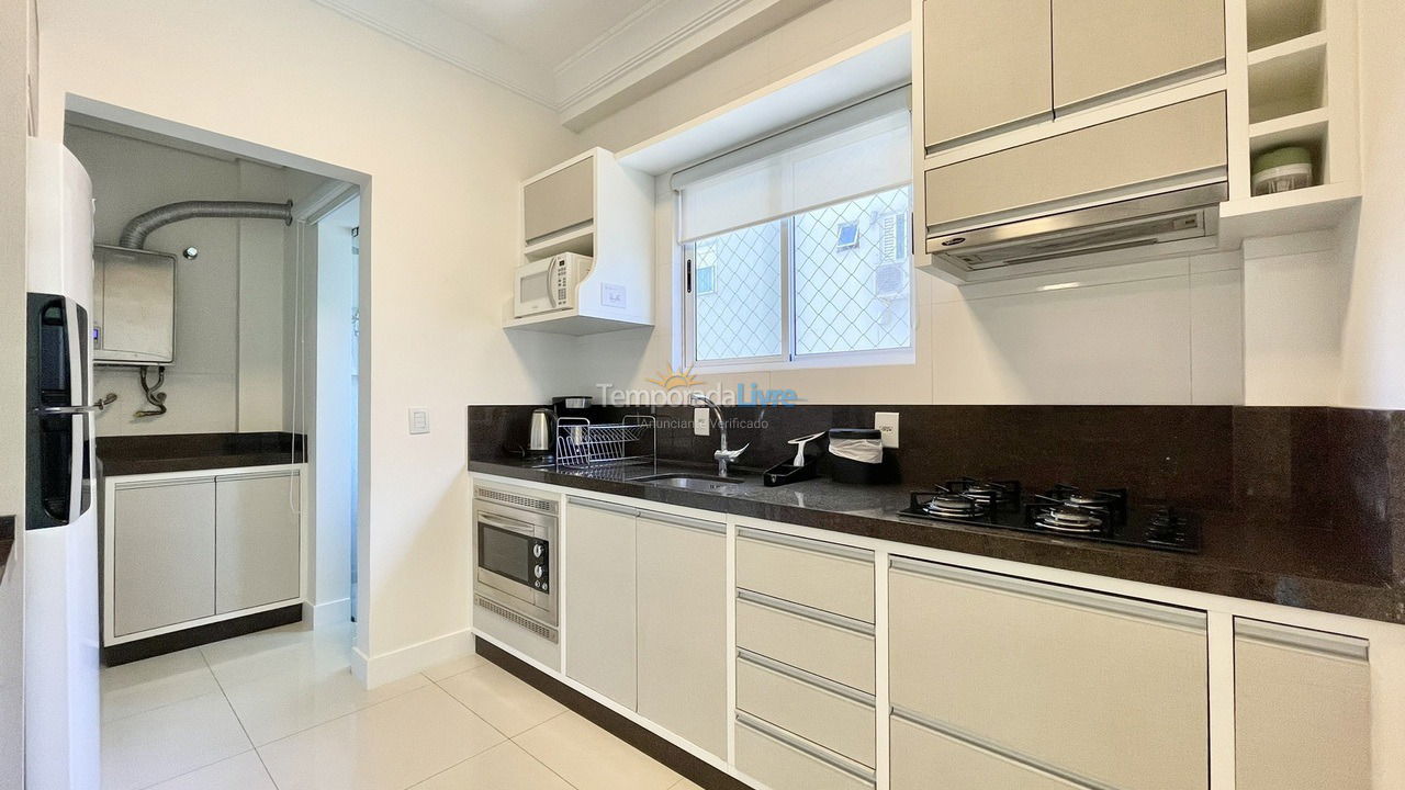 Apartamento para aluguel de temporada em Itapema (Meia Praia)